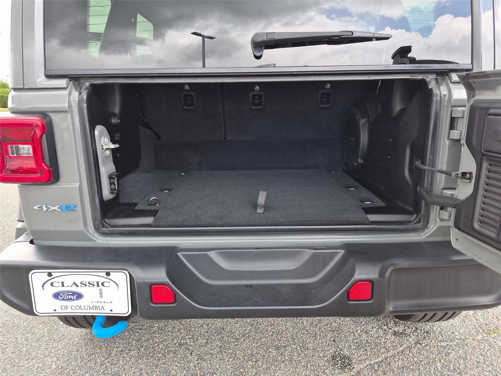 Used 2022 Sting-Gray Clearcoat Jeep Unlimited Sahara image 28
