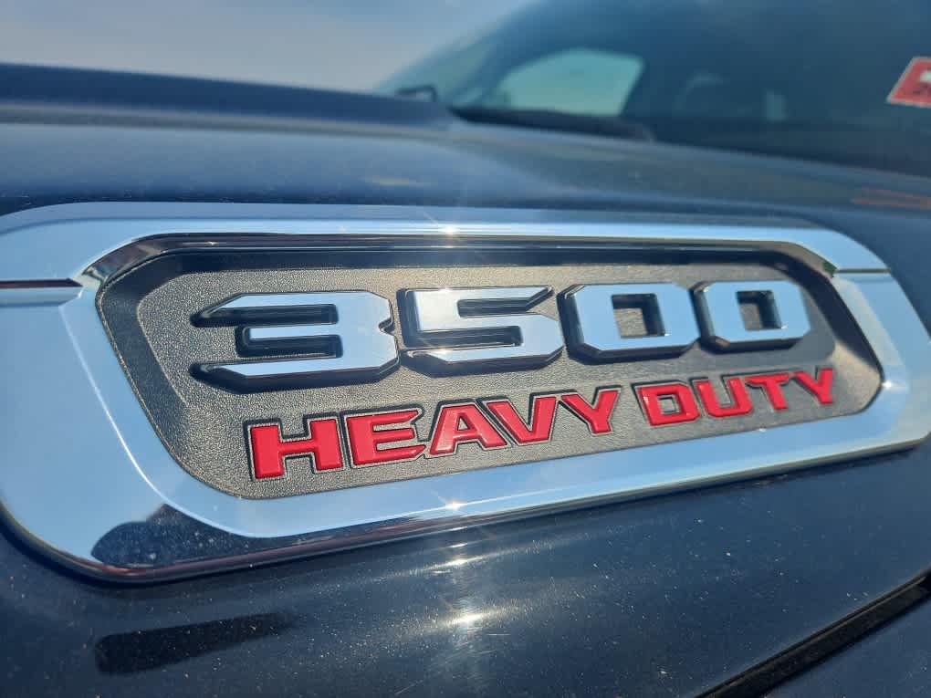 Used 2019 Diamond Black Crystal Pearlcoat Ram Laramie image 3