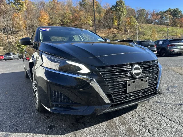 Used 2024 Black Nissan 2.5 SV image 9