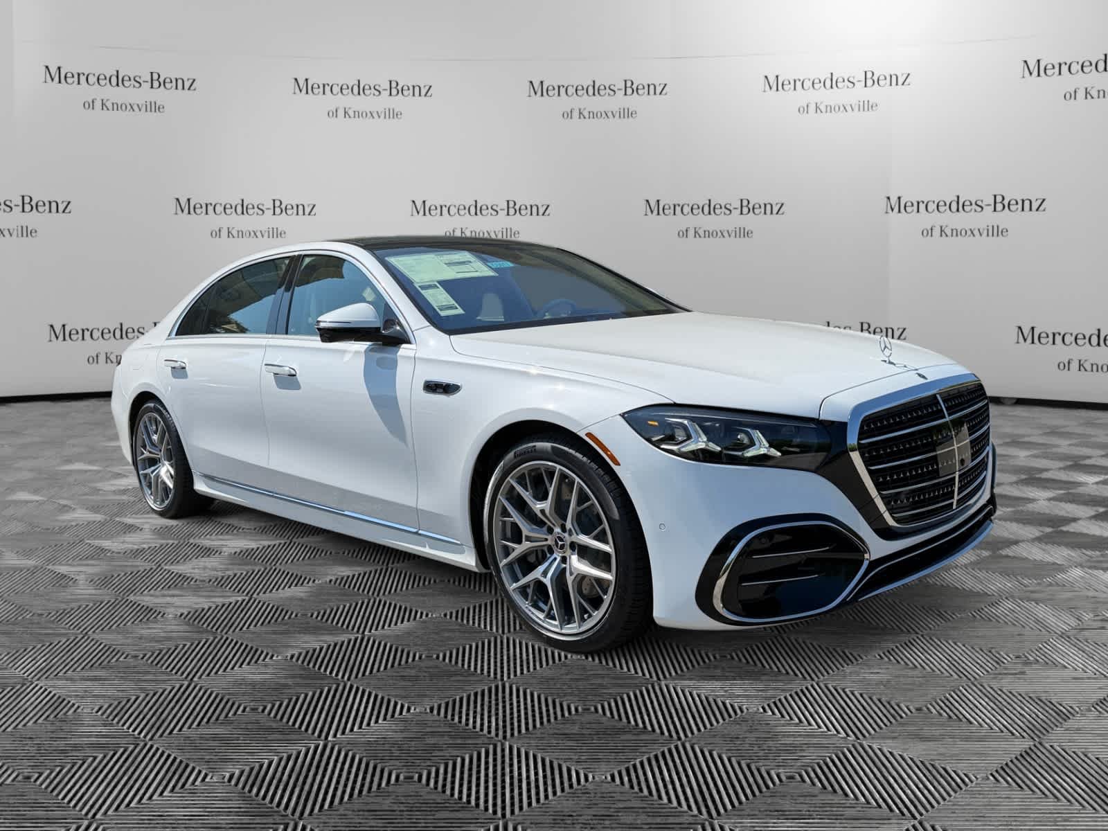 New 2027 MANUFAKTUR Moonlight White Metallic Mercedes-Benz S 500 image 7