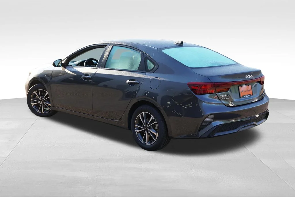 Used 2023 Gravity Gray Kia LXS image 7