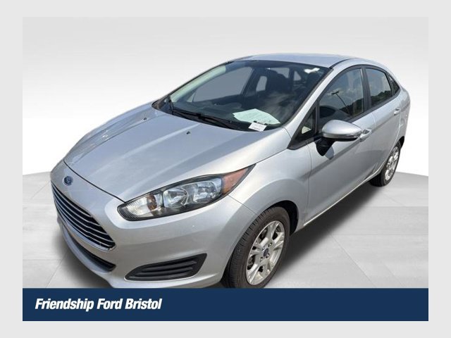 Used 2014 Ingot Silver Metallic Ford SE image 1