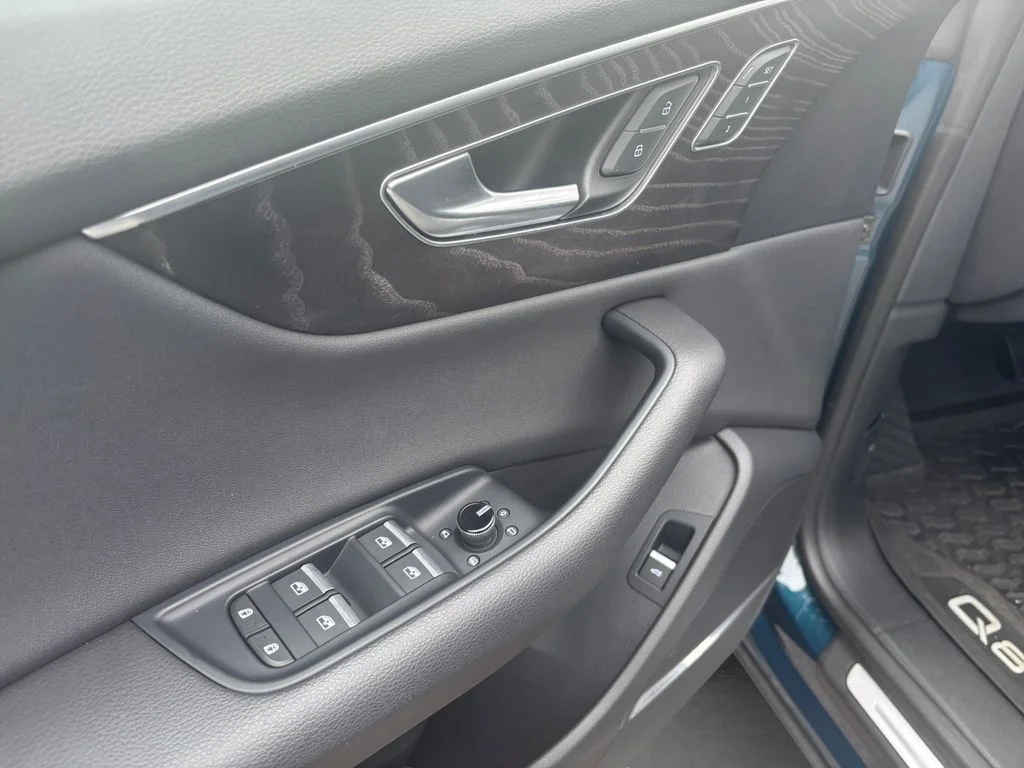 Used 2022 Blue Audi 55 Premium Plus image 18