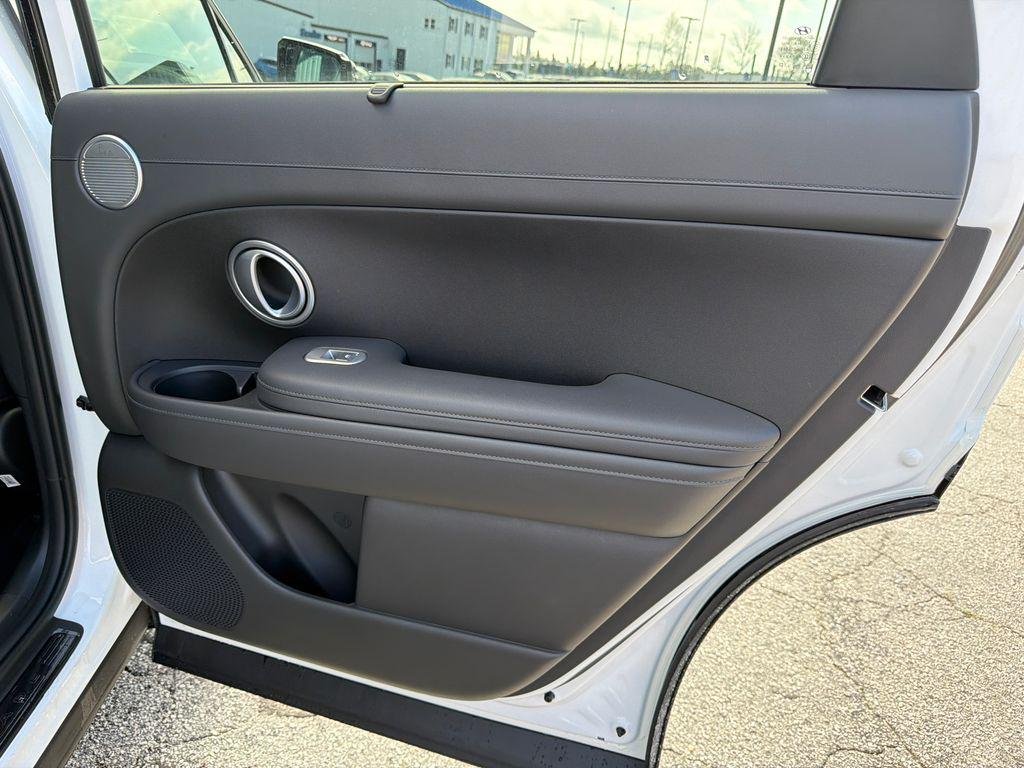 New 2026 White Hyundai SEL FWD image 16