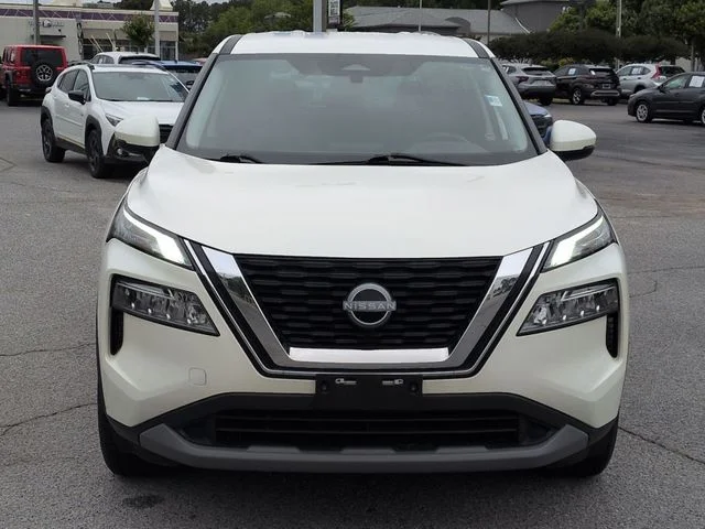 Used 2023 White Nissan SV image 8