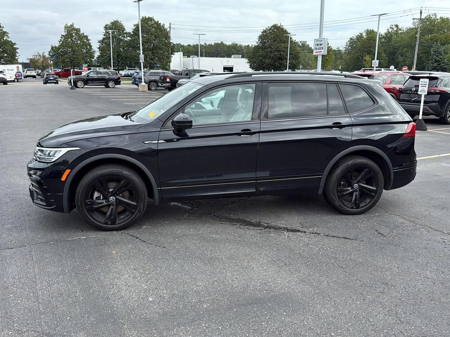 Used 2023 Deep Black Pearl Volkswagen SE R-Line Black image 3