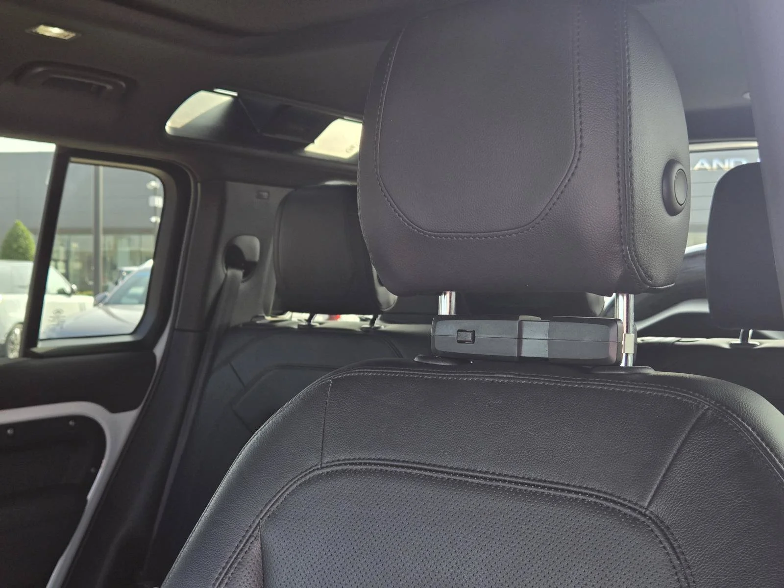 Certified Used 2023 Fuji White Land Rover SE image 19