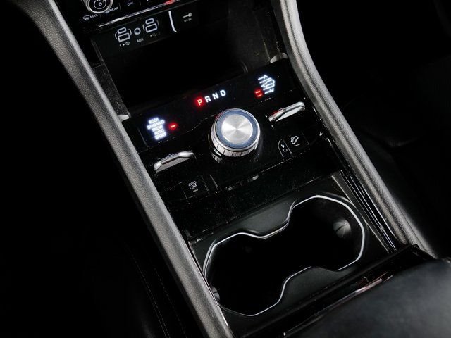 Used 2022 Diamond Black Jeep Overland image 12