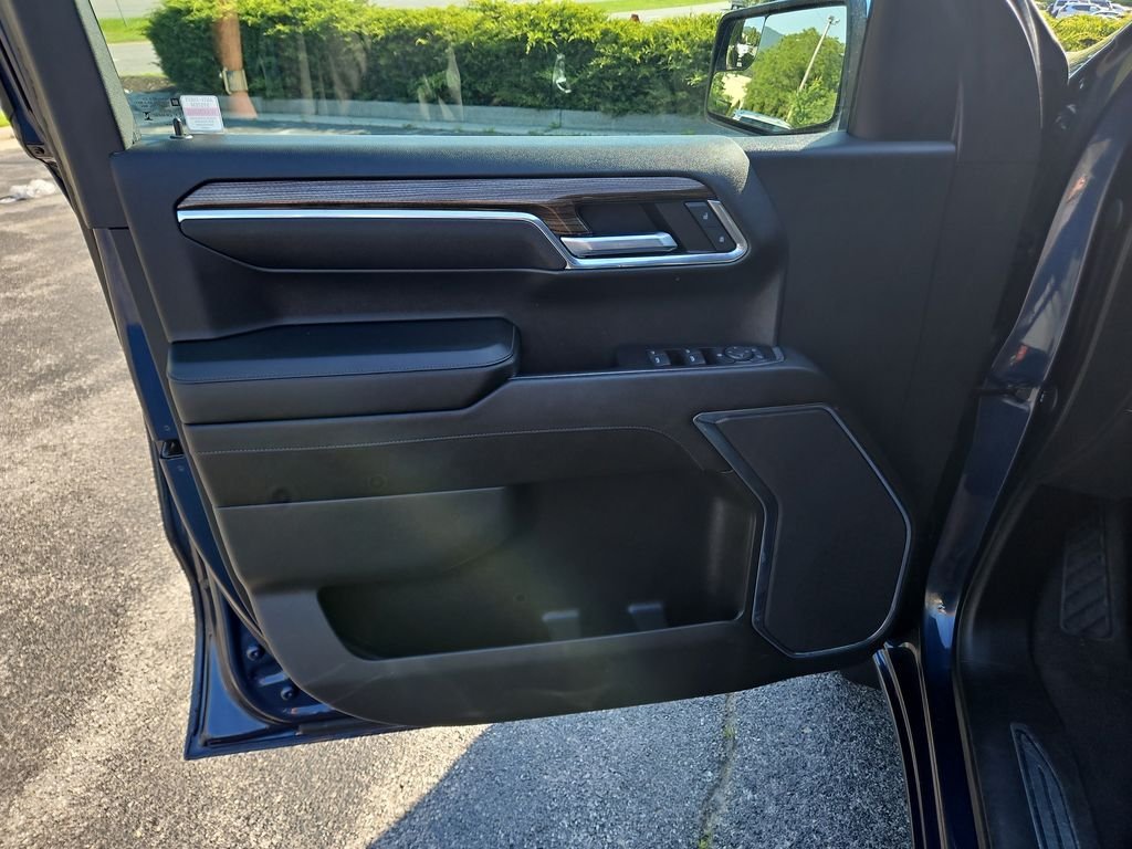 Used 2023 Blue Chevrolet LT image 11
