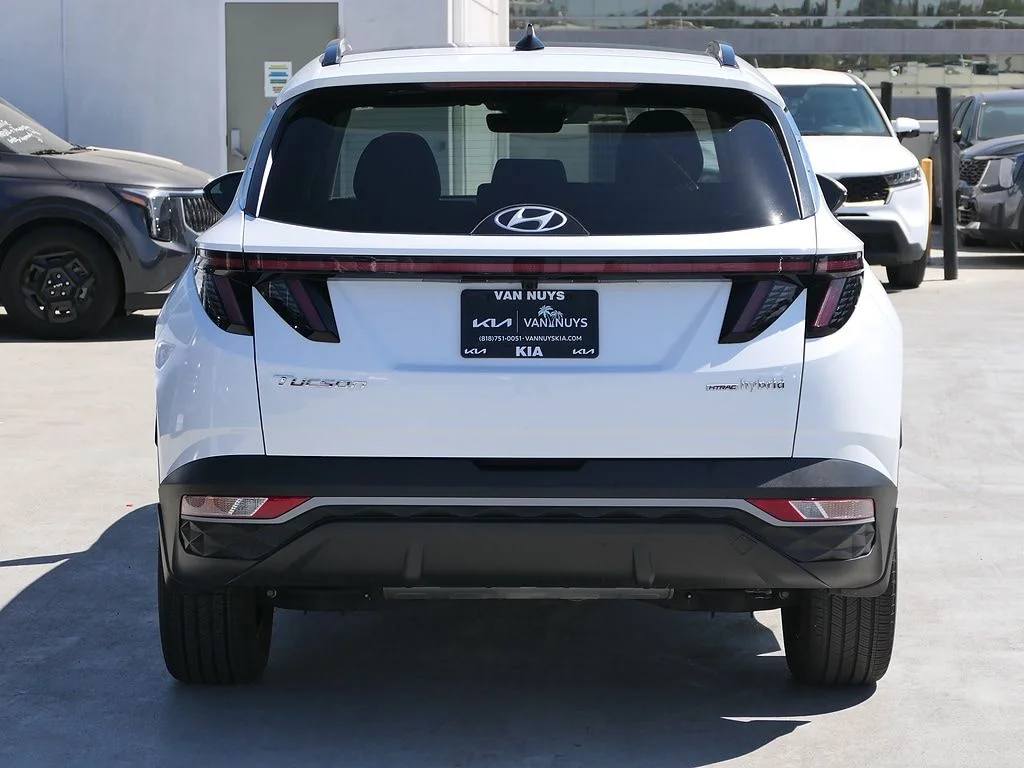 Used 2024 White Hyundai SEL Convenience image 5