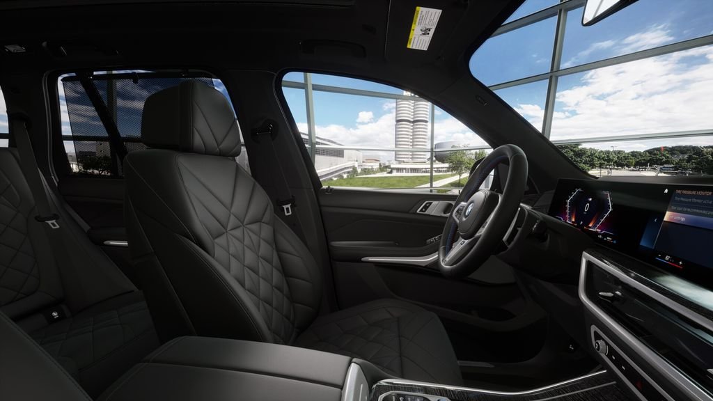 Used 2026 Skyscraper Grey Metallic BMW M60i image 35