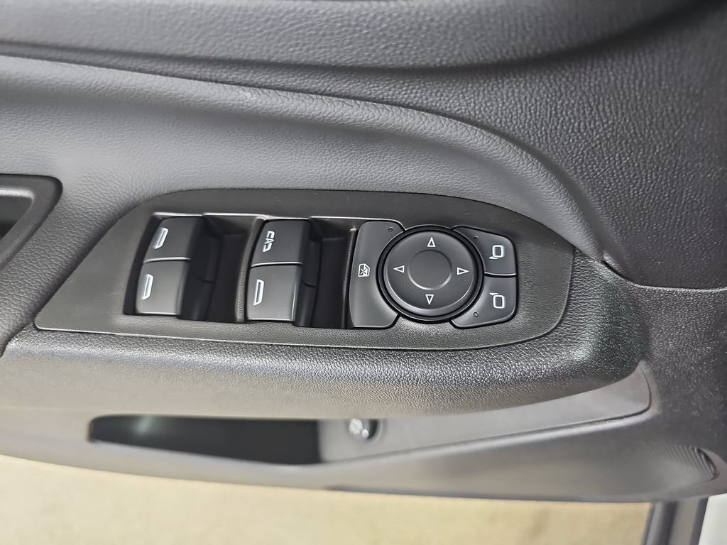 Used 2023 Iridescent Pearl Tricoat Chevrolet LT image 34