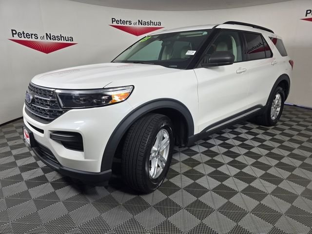 Used 2023 White Metallic Ford XLT image 12