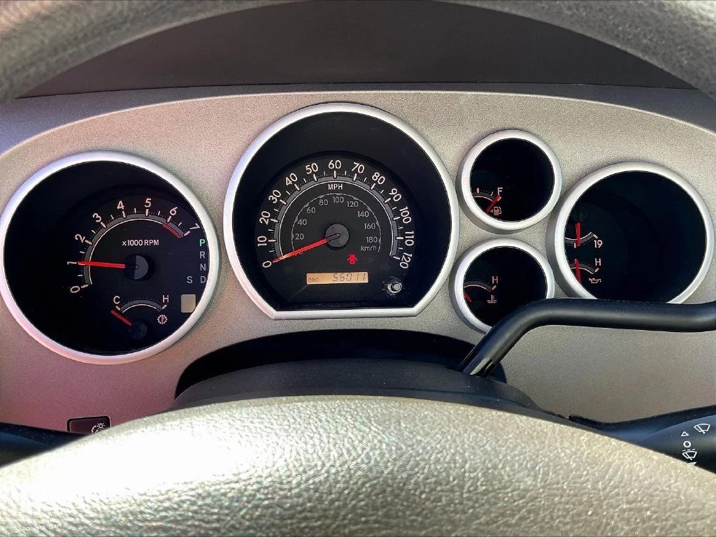 Used 2010 Red Toyota Grade image 5
