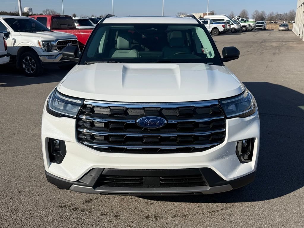 New 2026 Star White Metallic Tri-Coat Ford Active image 41