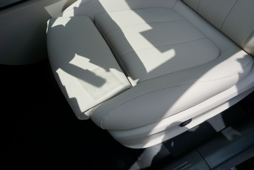 2025 Mercedes-Benz GLB Base - Photo 43