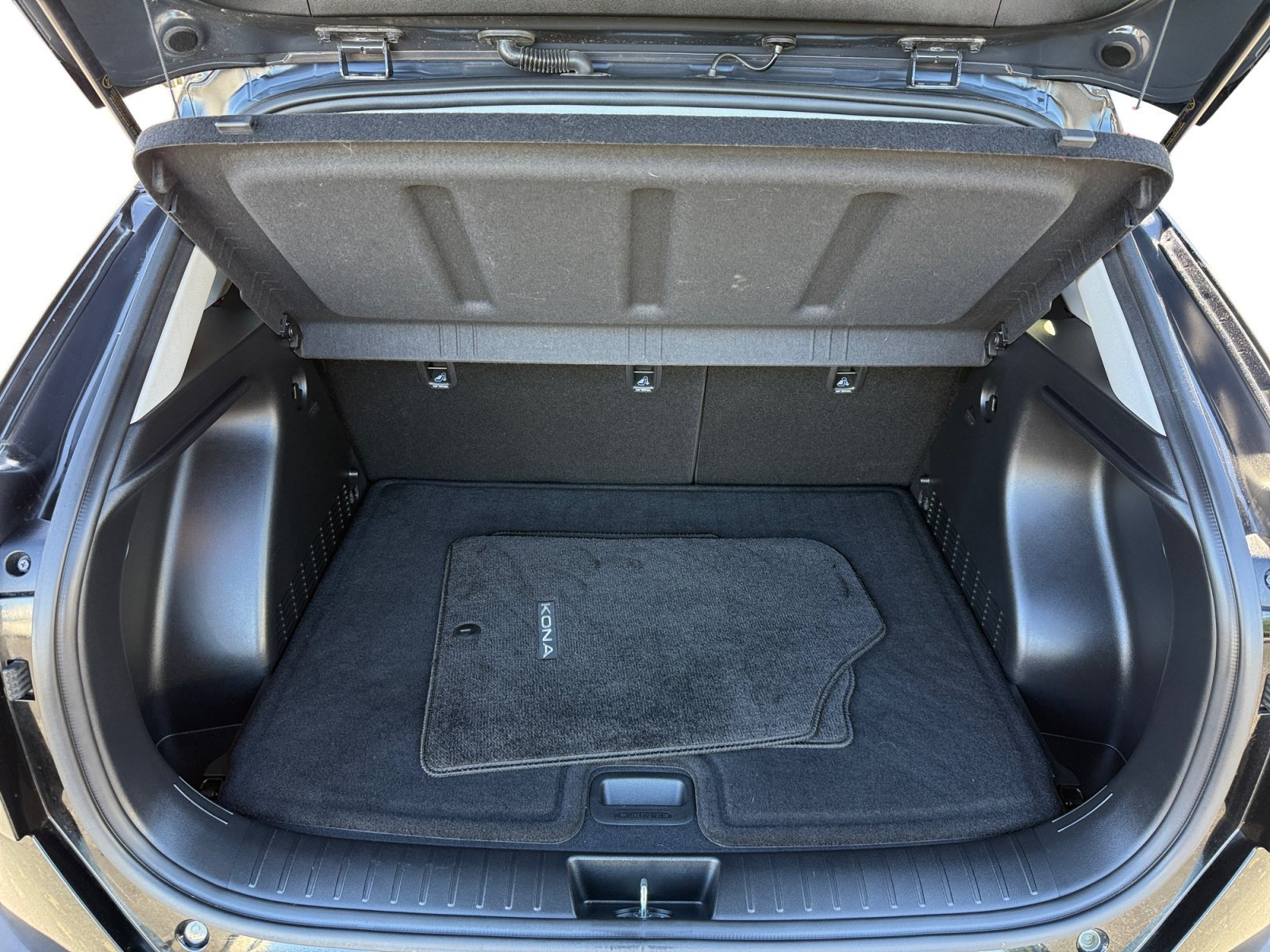 Used 2024 Abyss Black Hyundai SEL image 17