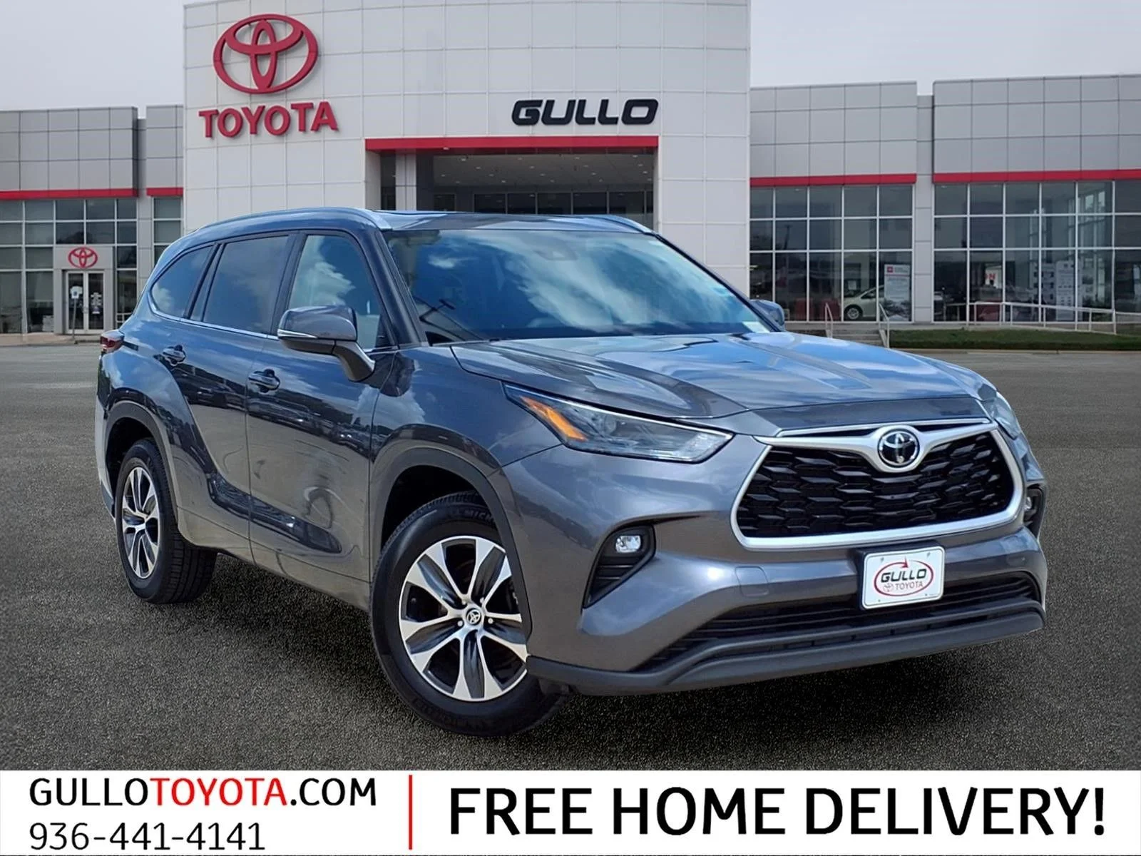 Used 2023 Gray Toyota XLE image 1