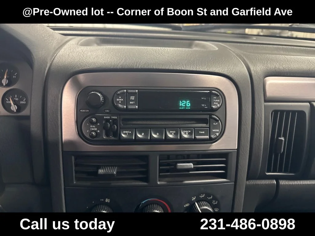 Used 2003  Jeep Laredo image 23