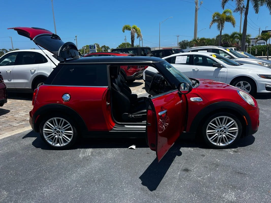 Used 2015  MINI Cooper S image 23