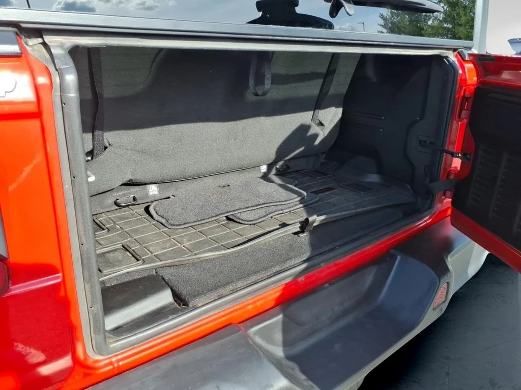 Used 2024 Red Jeep Sport S image 11