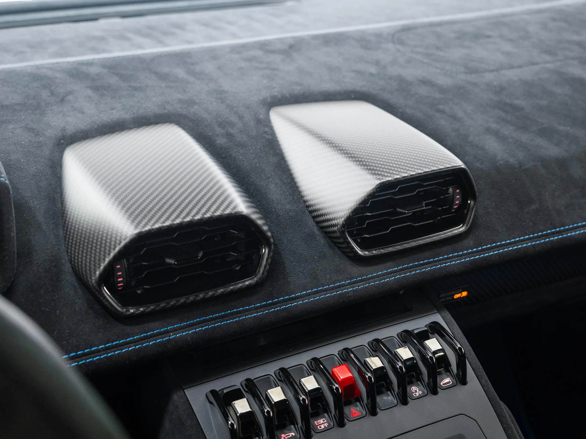 Used 2021 Bianco Asopo Metallic Lamborghini  image 49