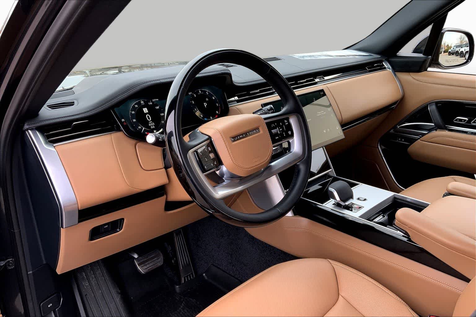 New 2025 Carpathian Grey Land Rover SE image 8