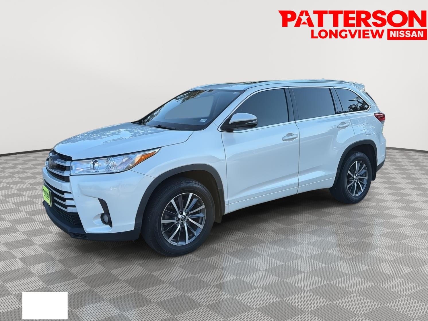 Used 2018 Toyota Highlander XLE with VIN 5TDKZRFH4JS547142 for sale in Paris, TX