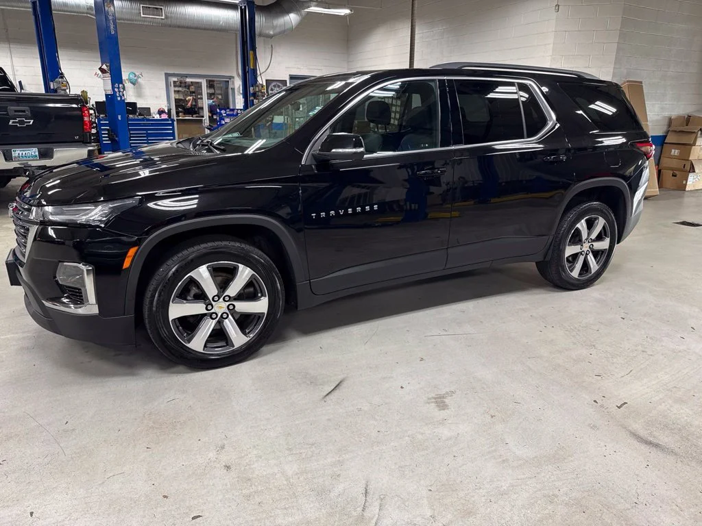 Used 2023 MOSAIC BLACK METALLIC Chevrolet LT Leather image 2