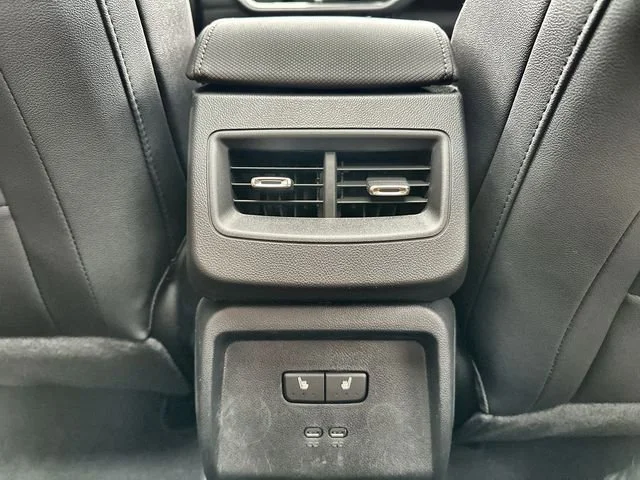 2025 Chevrolet Equinox EV RS - Photo 21