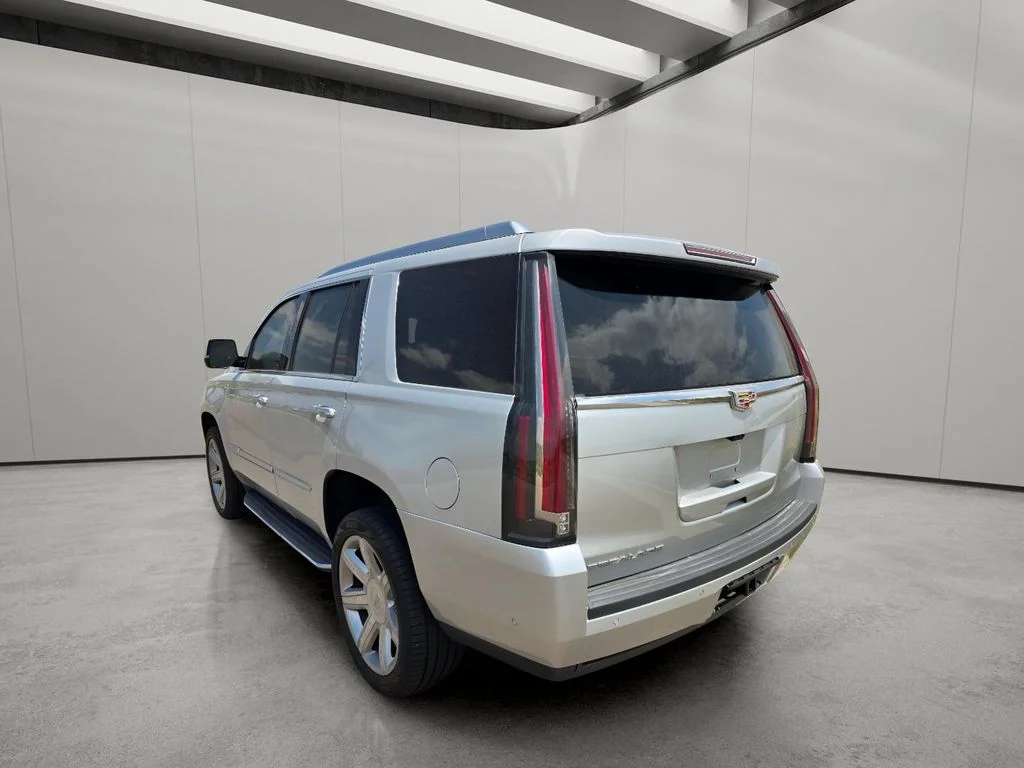 Used 2019 Radiant Silver Metallic Cadillac Luxury image 3