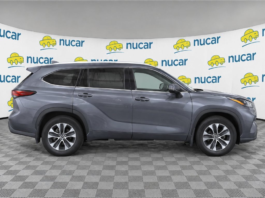 Used 2022 Gray Toyota XLE image 8