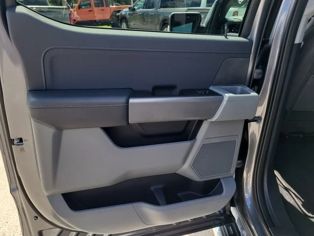 Used 2024 Gray Ford XLT image 11