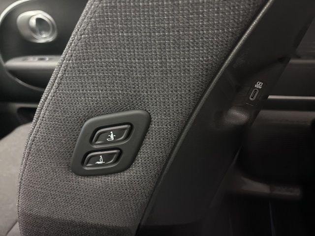 2026 Hyundai IONIQ 9 SE - Photo 33