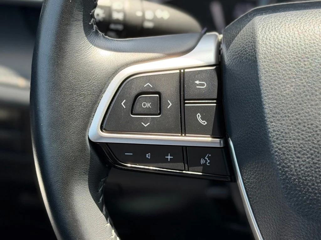 Used 2022  Toyota XLE image 14