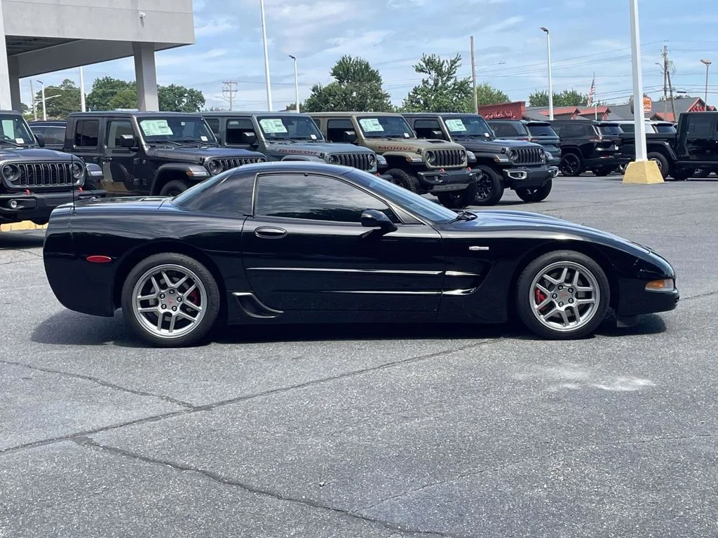 Used 2004 Black Chevrolet Z06 image 9