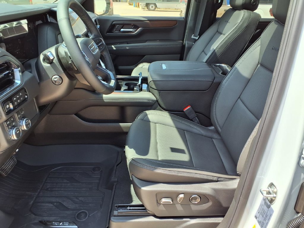 2026 GMC Yukon XL Denali - Photo 15