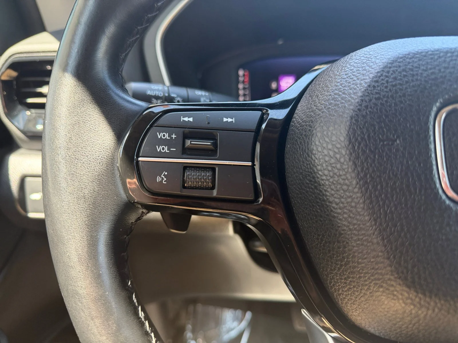 Used 2023 Black Honda Elite image 11