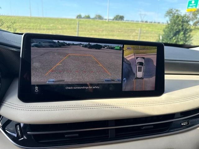 Used 2023 Black INFINITI LUXE image 8