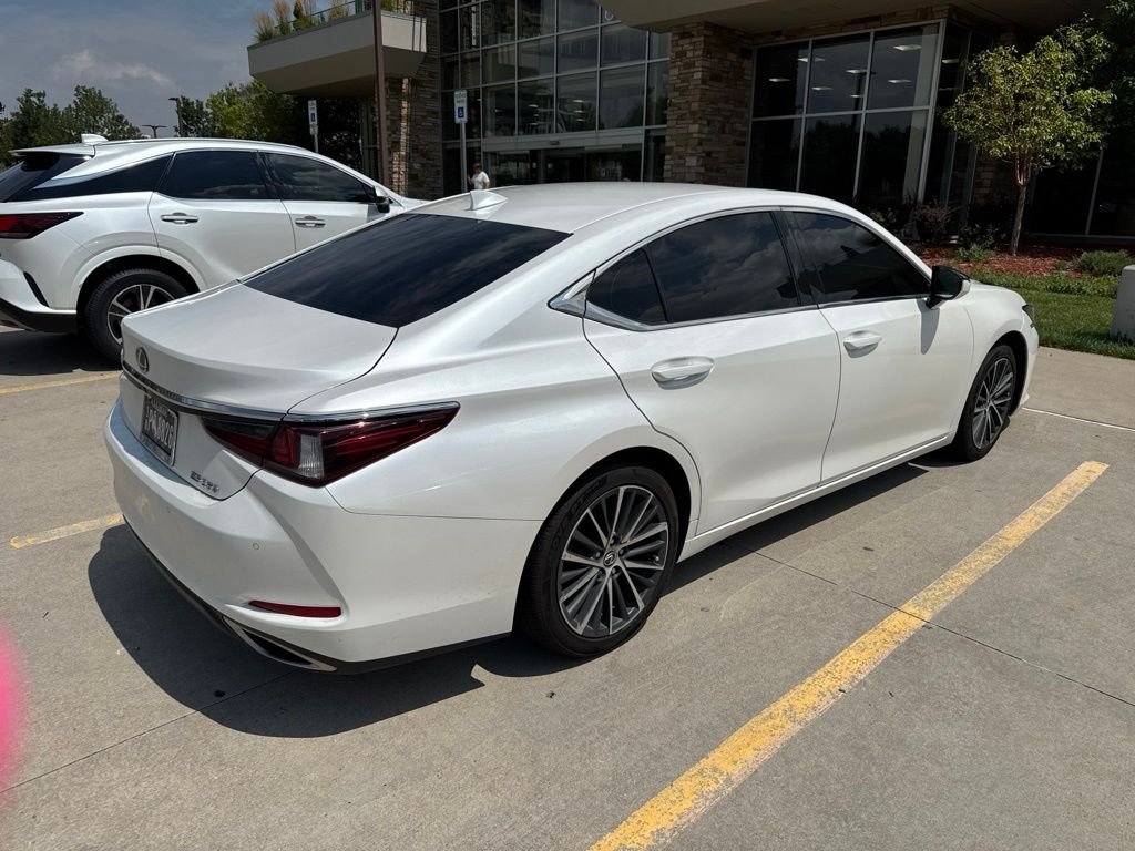 Certified Used 2024 White Lexus 350 image 3