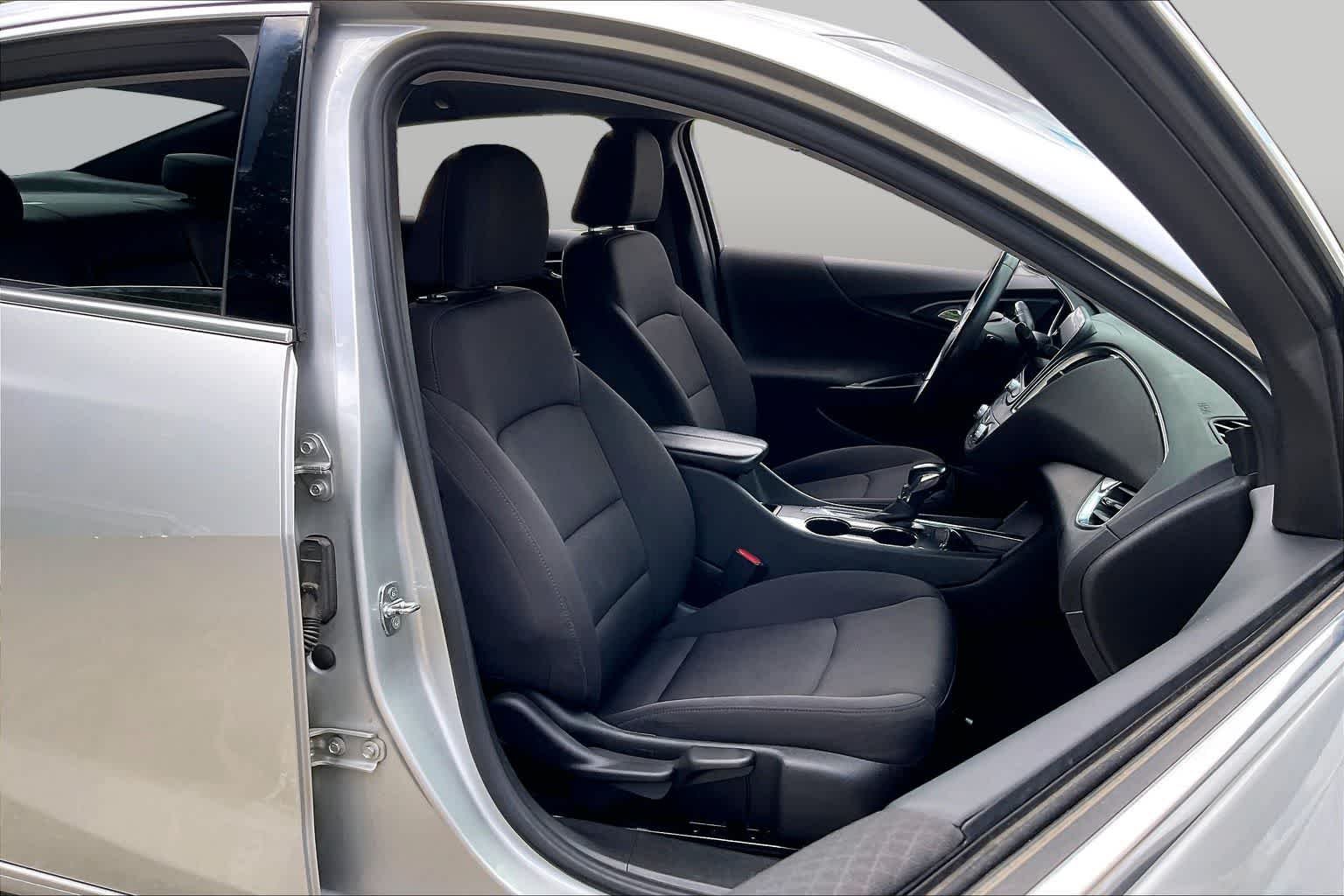 Used 2021 Silver Ice Metallic Chevrolet LT image 8