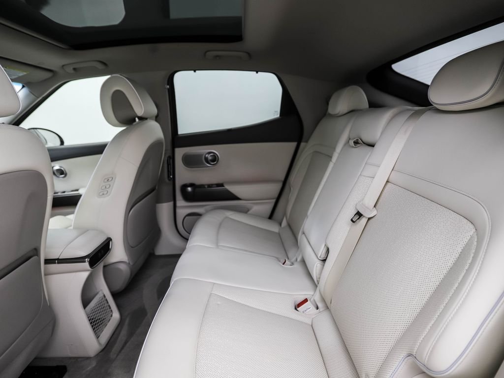Used 2023 White Genesis Advanced image 22