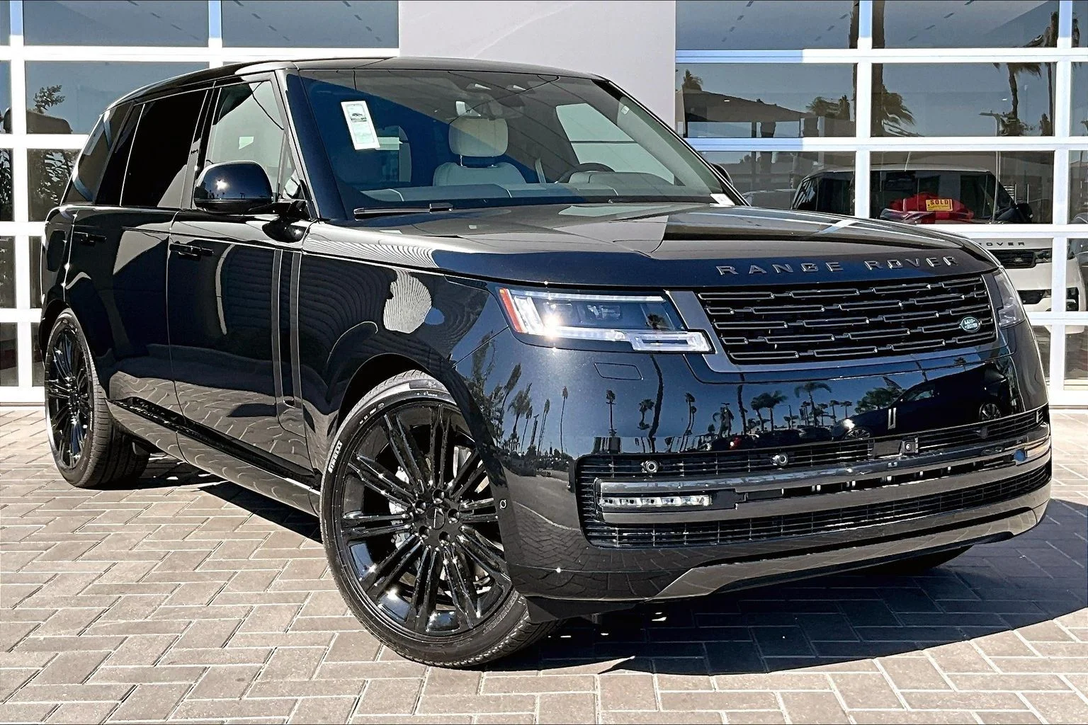 New 2026 Santorini Black Land Rover SE image 2