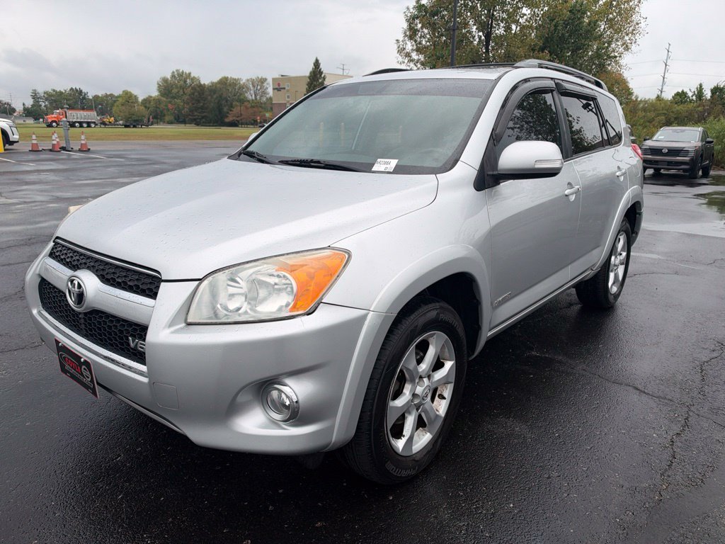 Used 2009 Silver Toyota Limited image 7