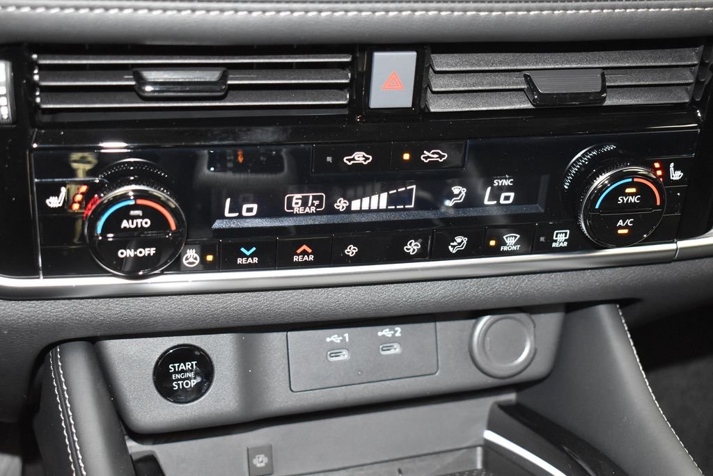 New 2026 Everest White Pearl TriCoat / Super Black Two-tone Nissan Platinum image 22