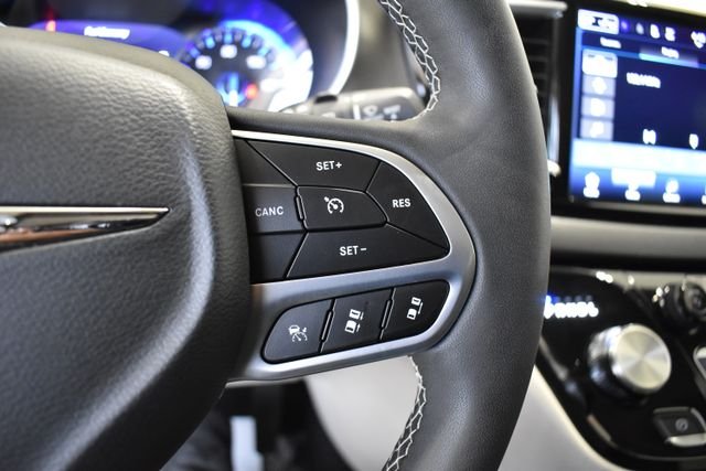 2024 Chrysler Pacifica Touring L - Photo 21