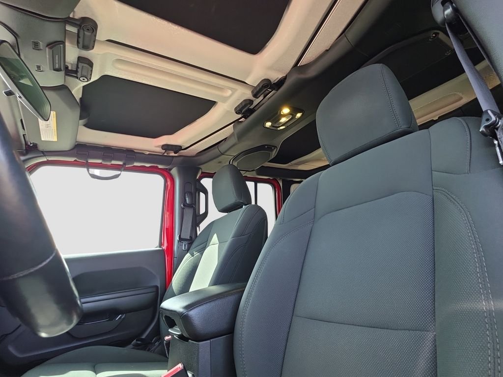 Used 2021 Red Jeep Unlimited Sport Altitude image 25