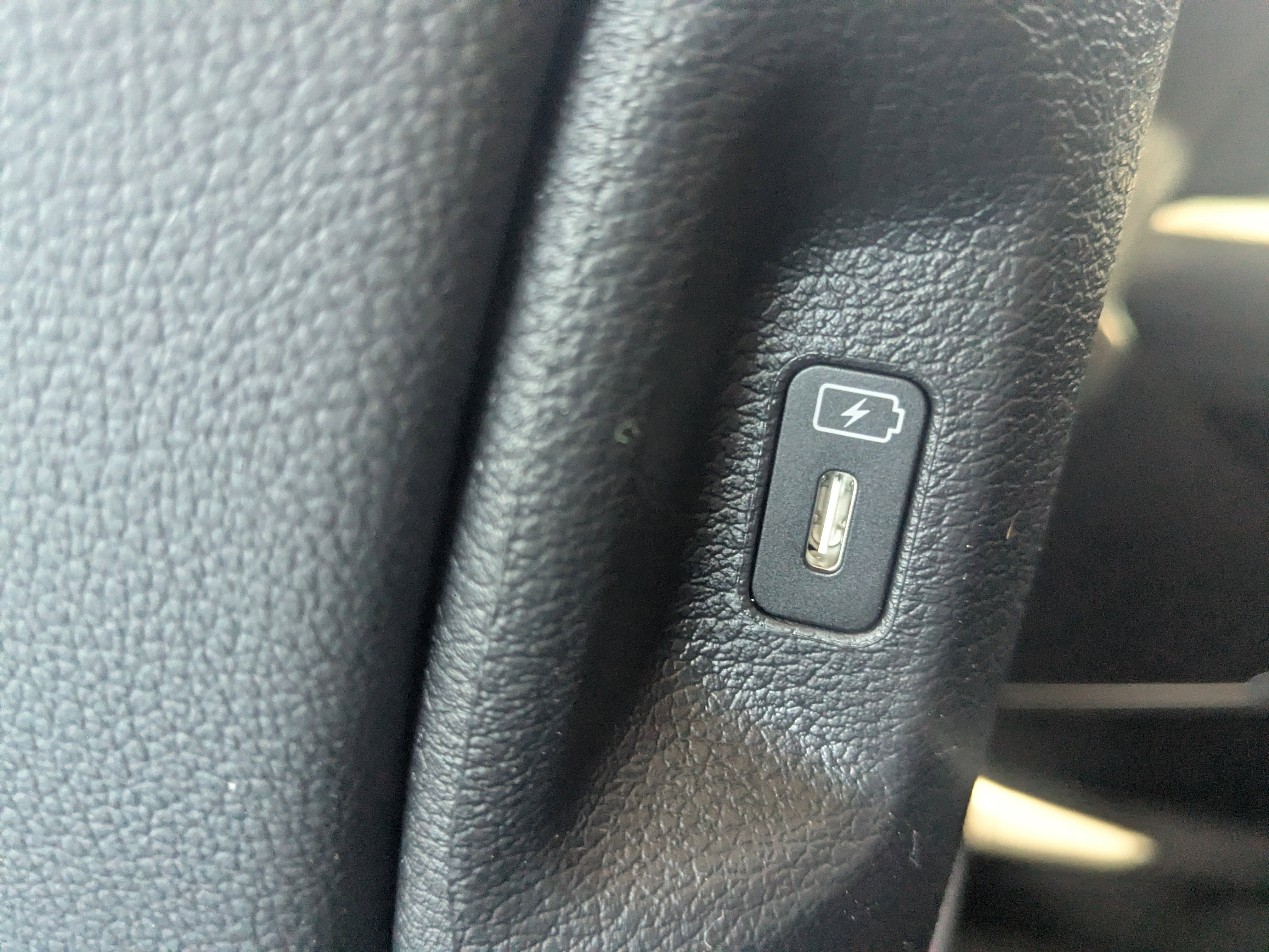 New 2026 Snow White Pearl Kia EX image 18