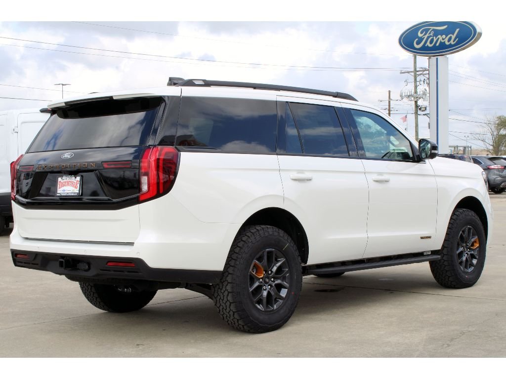 New 2026 Star White Metallic Tri-Coat Ford Tremor image 31