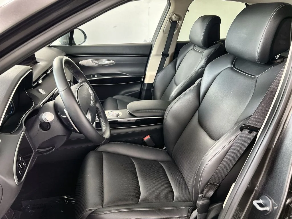 Used 2025 Gray Genesis 2.5T image 13